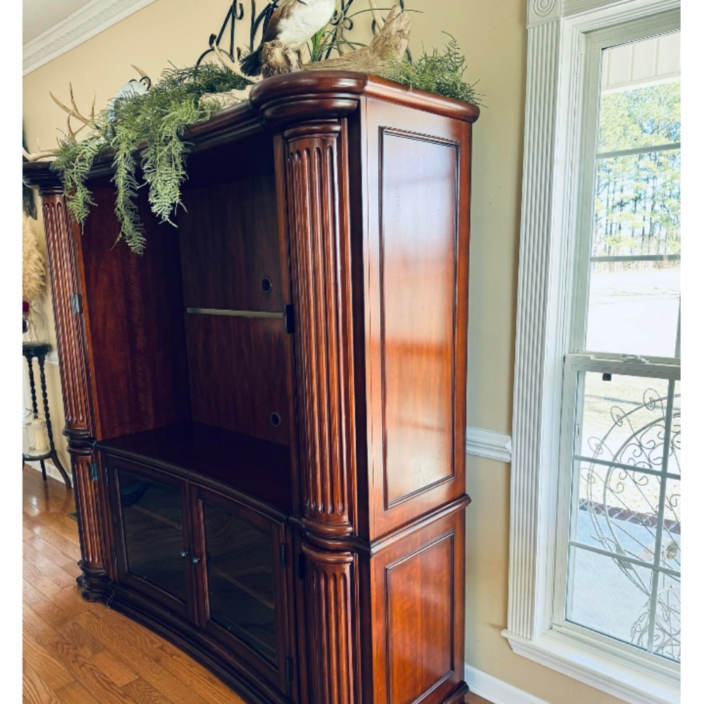 Cherty Entertainment center